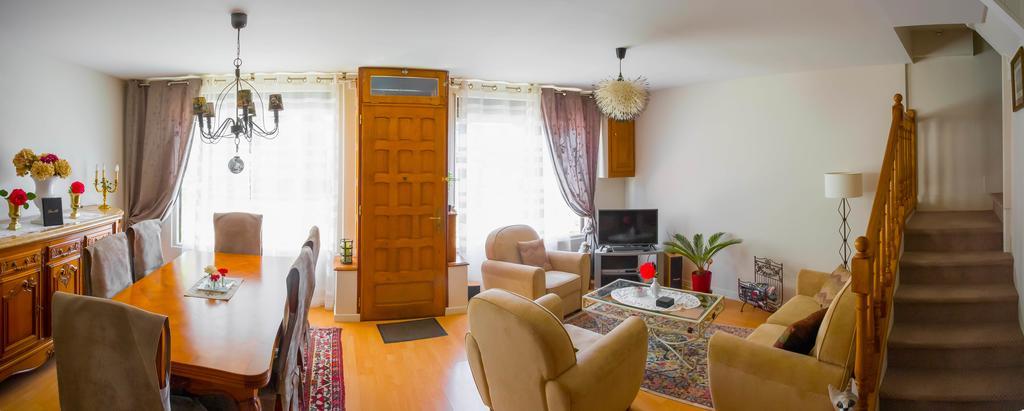 La Petite Maison Pres De L'Eglise Meillac Kültér fotó